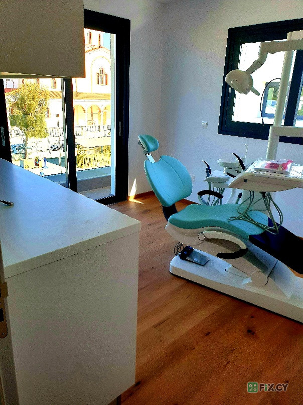 FLOSS Dental Clinic • Dr. Andrea Kapsou in Nicosia