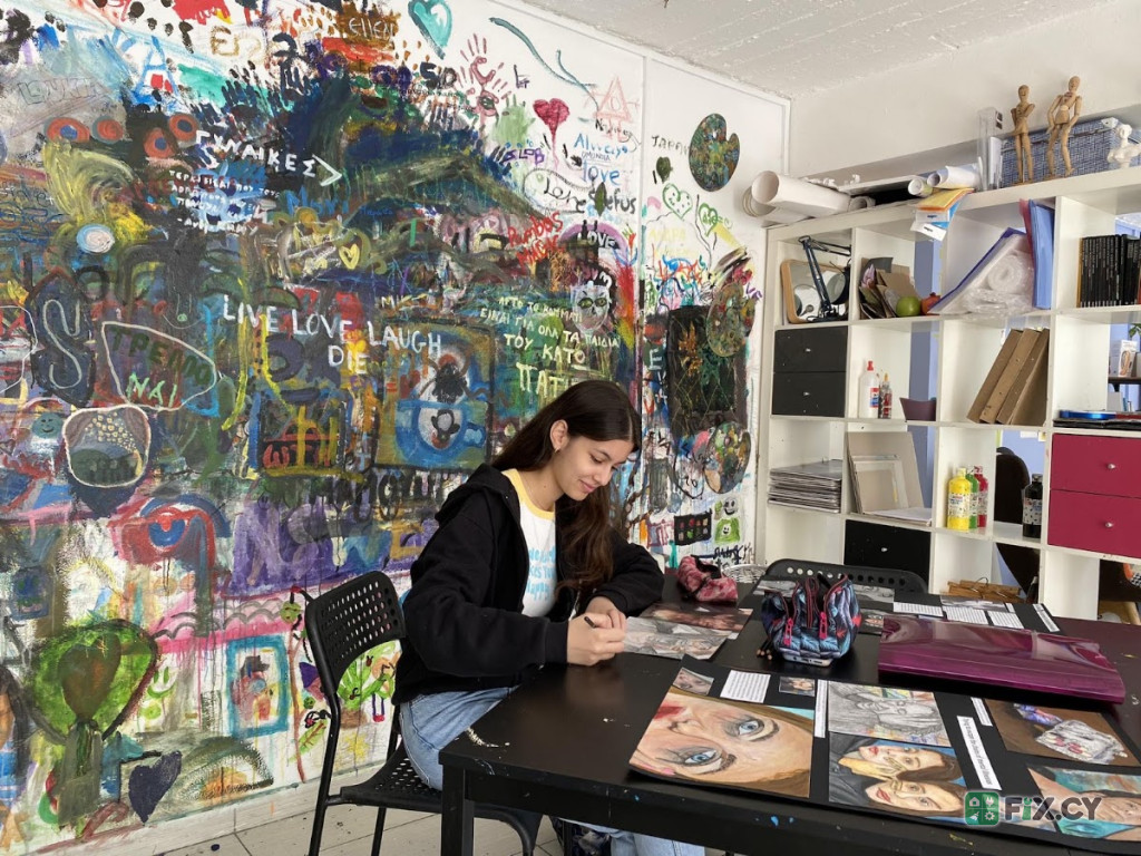 Apoxroseis art school in Nicosia
